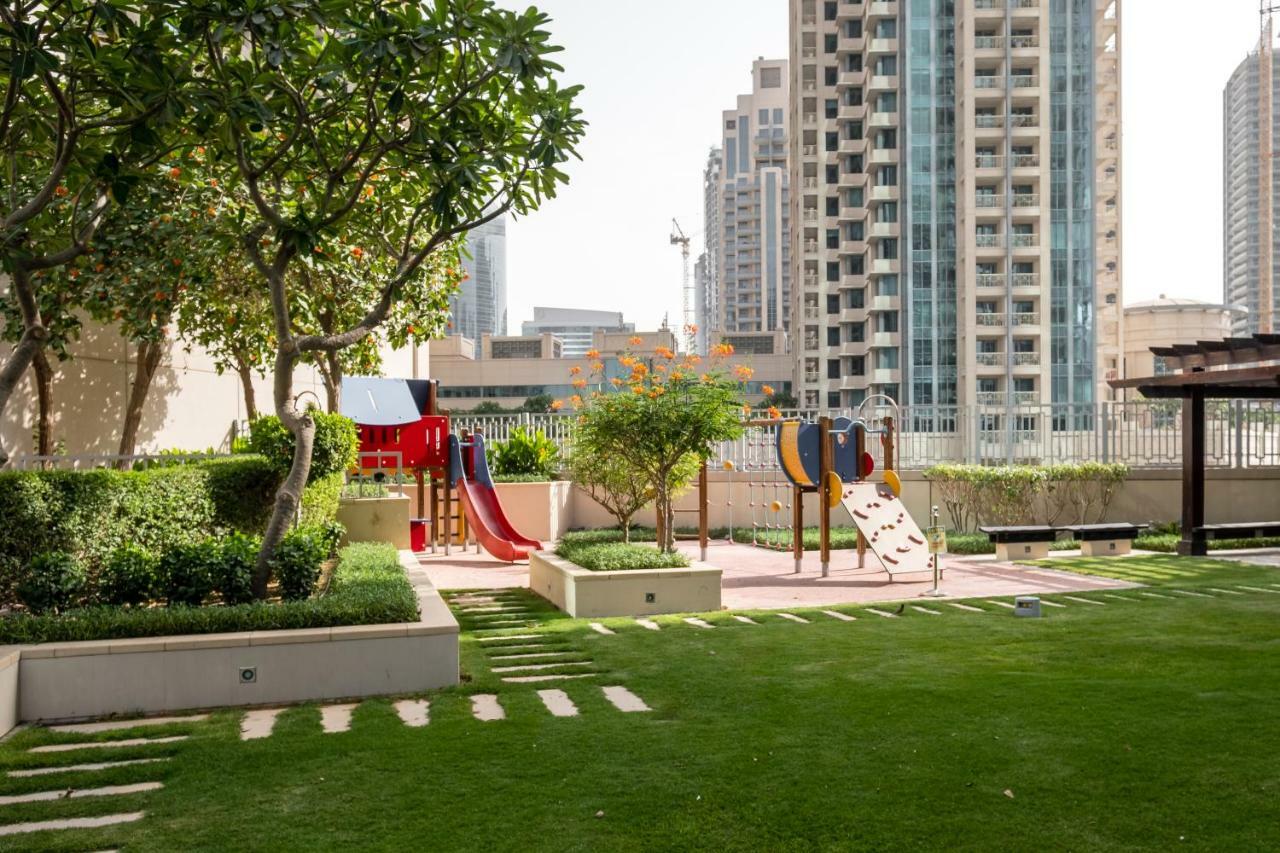 Maison Privee - Exclusive Apt With Burj Khalifa Next Door ดูไบ ภายนอก รูปภาพ